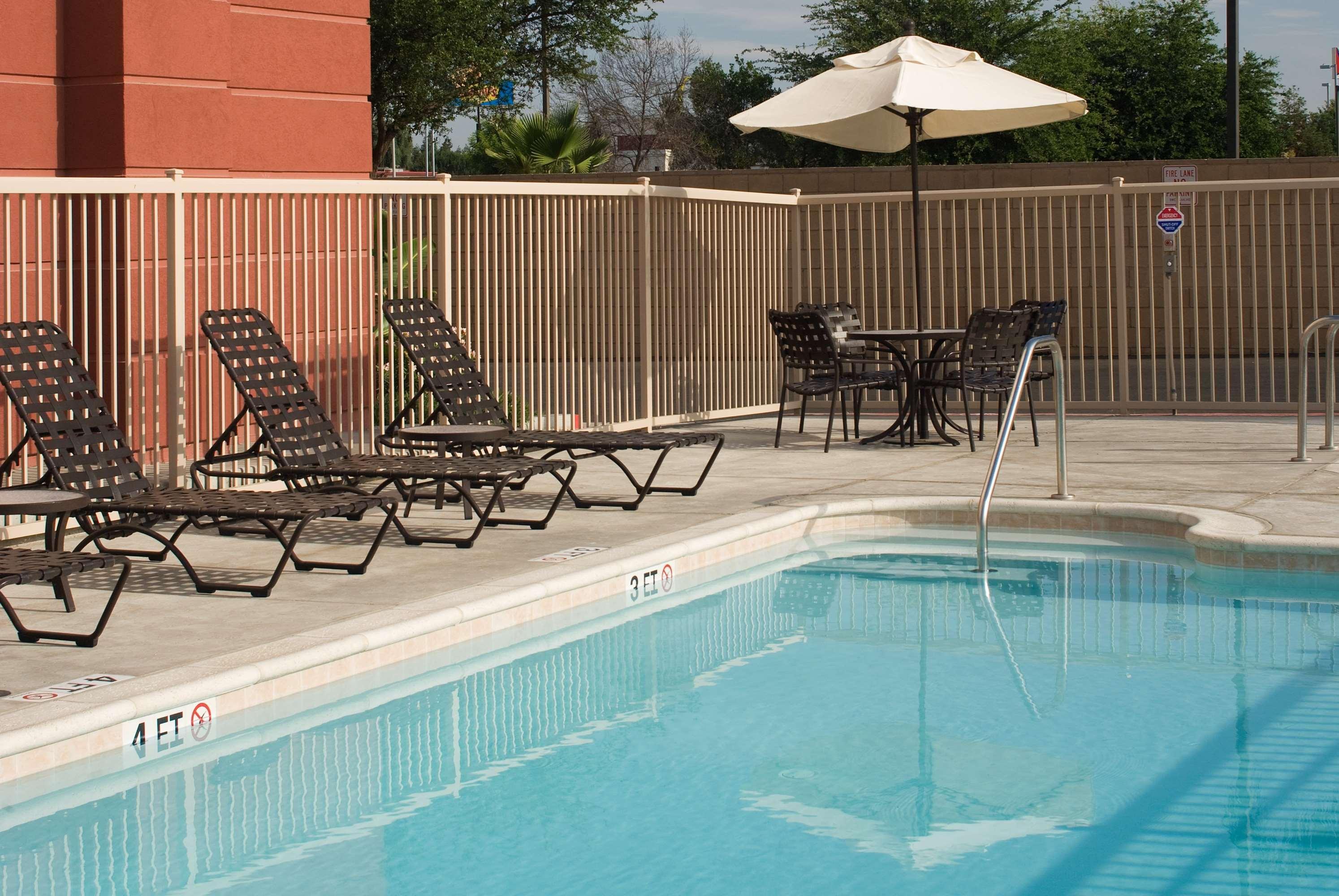 Hampton Inn & Suites Tulare Extérieur photo