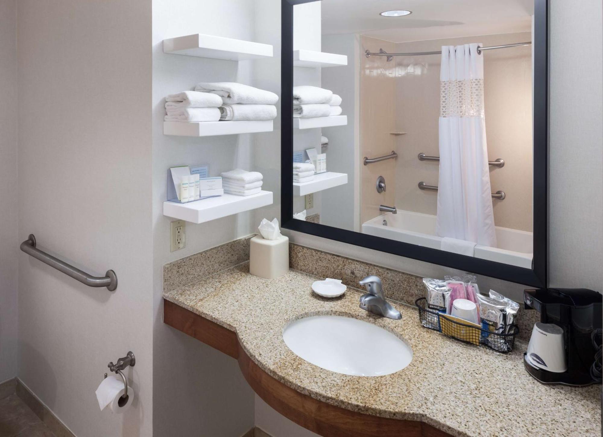 Hampton Inn & Suites Tulare Extérieur photo