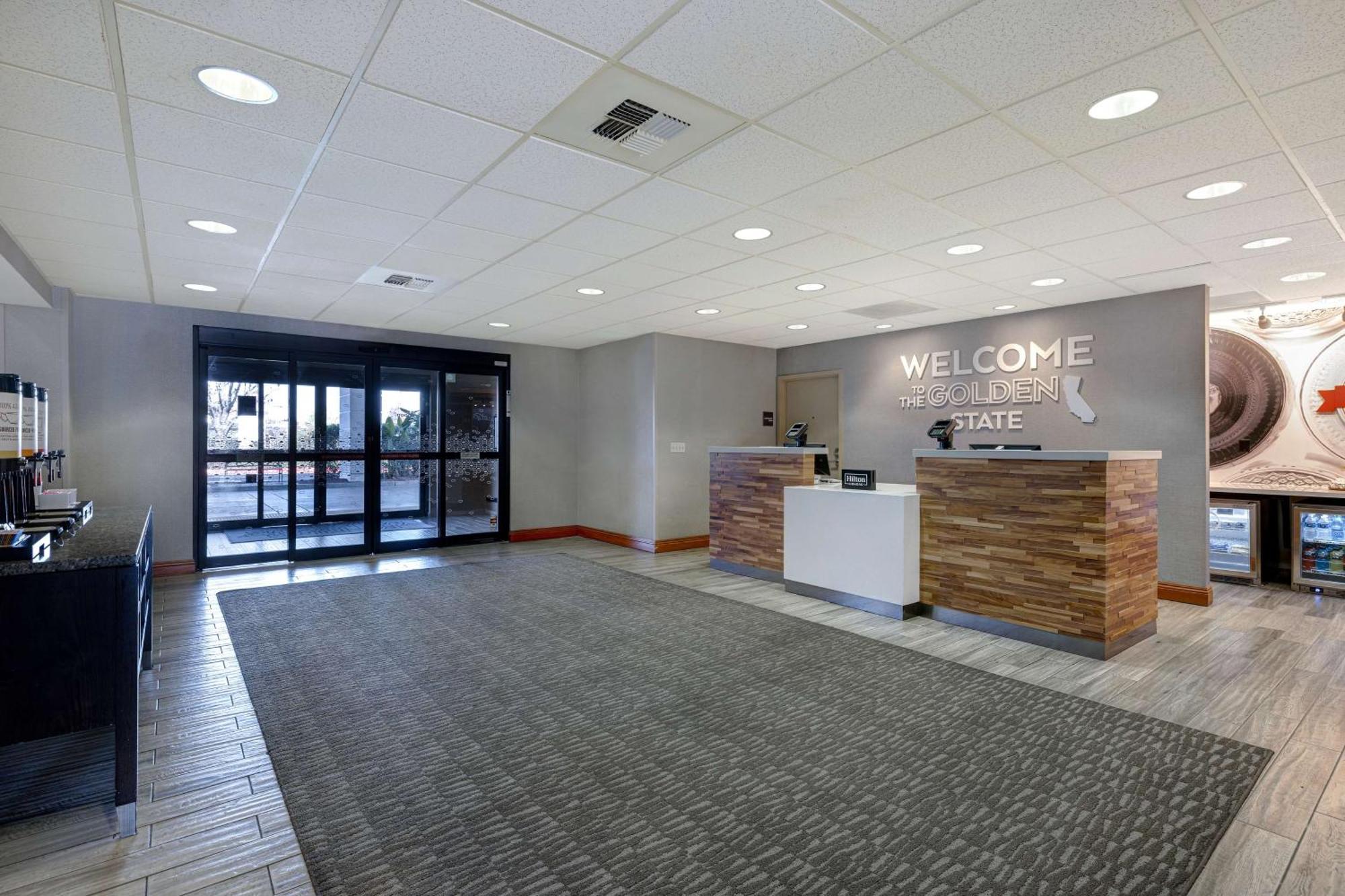 Hampton Inn & Suites Tulare Extérieur photo